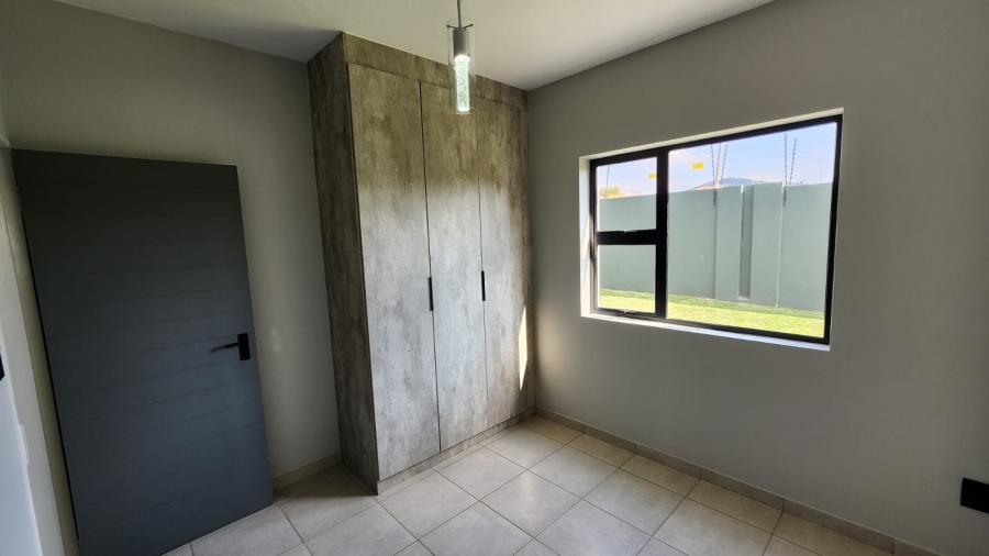 To Let 3 Bedroom Property for Rent in Waterval East North West